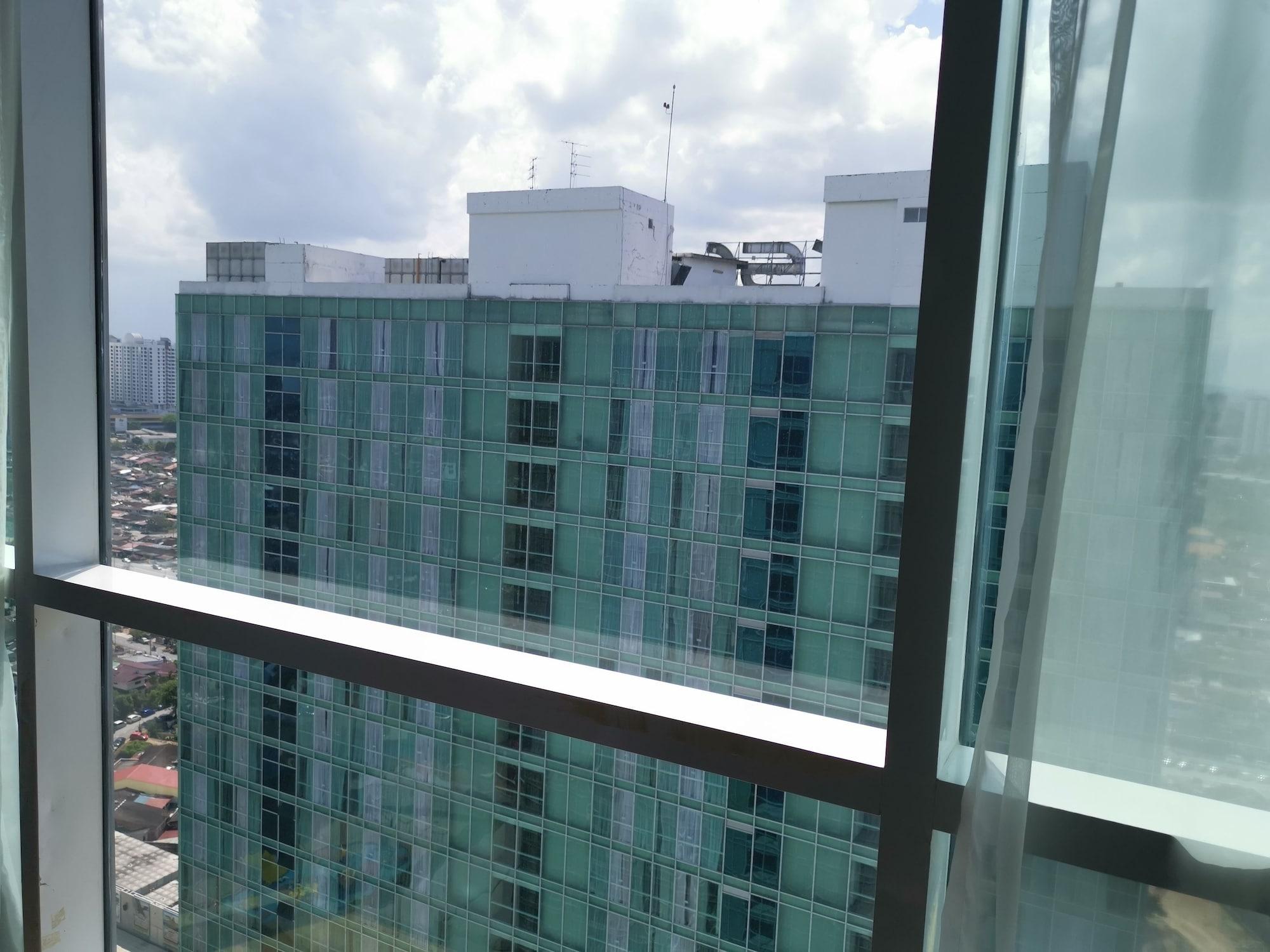 Ksl Hotel & Resort Johor Bahru Eksteriør billede The hotel in 2015