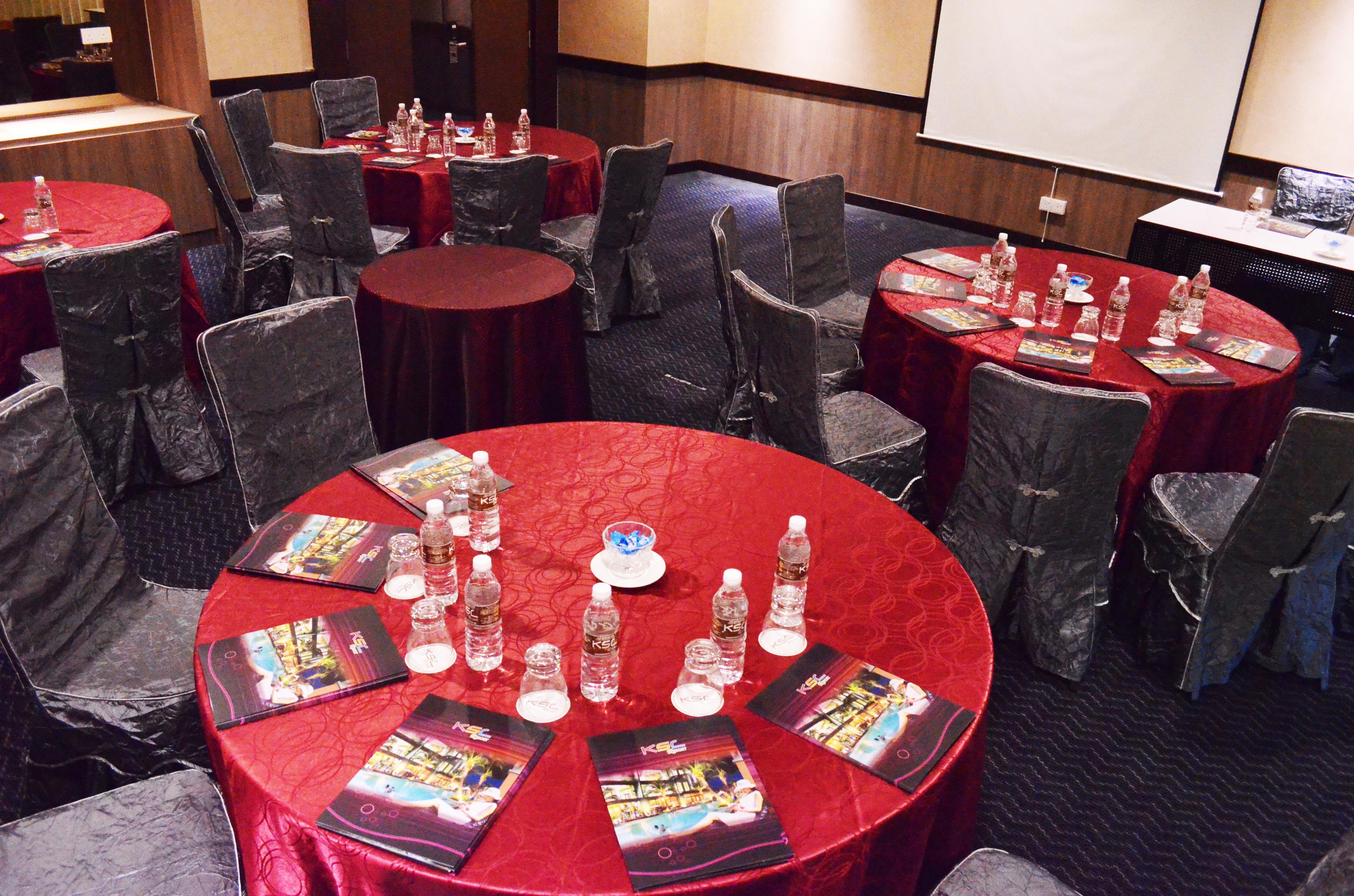 Ksl Hotel & Resort Johor Bahru Eksteriør billede The conference room at the hotel