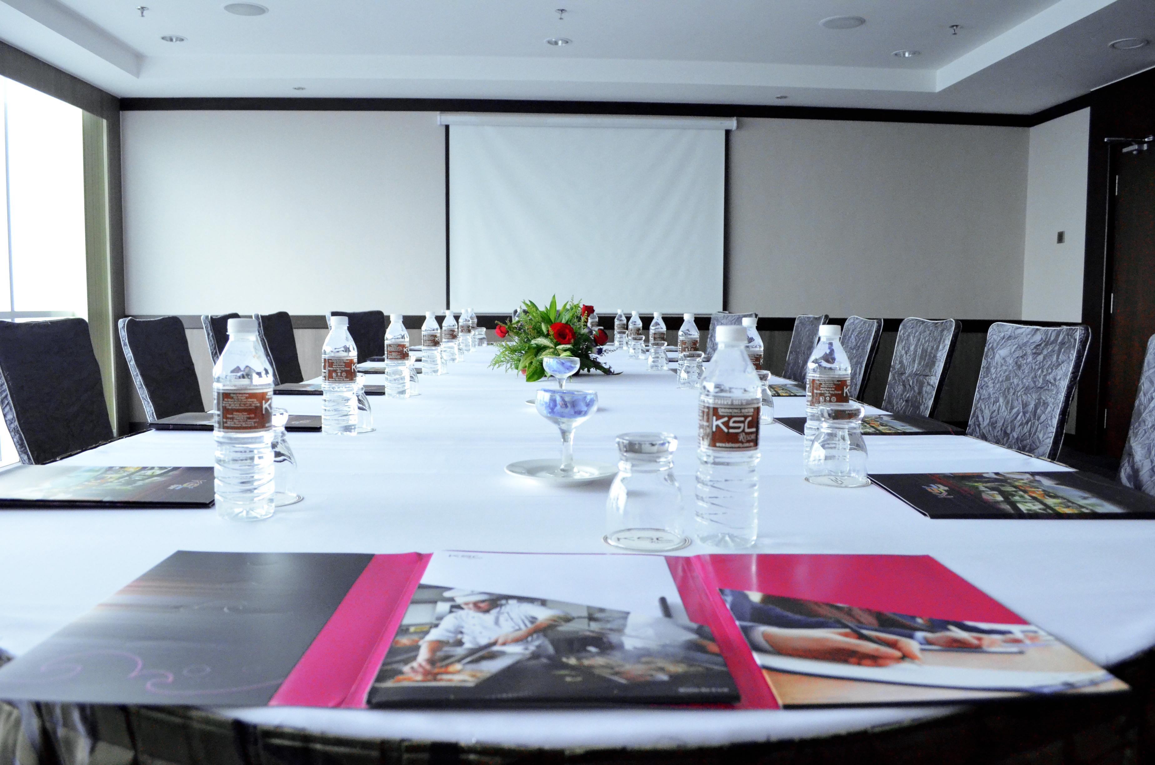 Ksl Hotel & Resort Johor Bahru Eksteriør billede The meeting room of the hotel