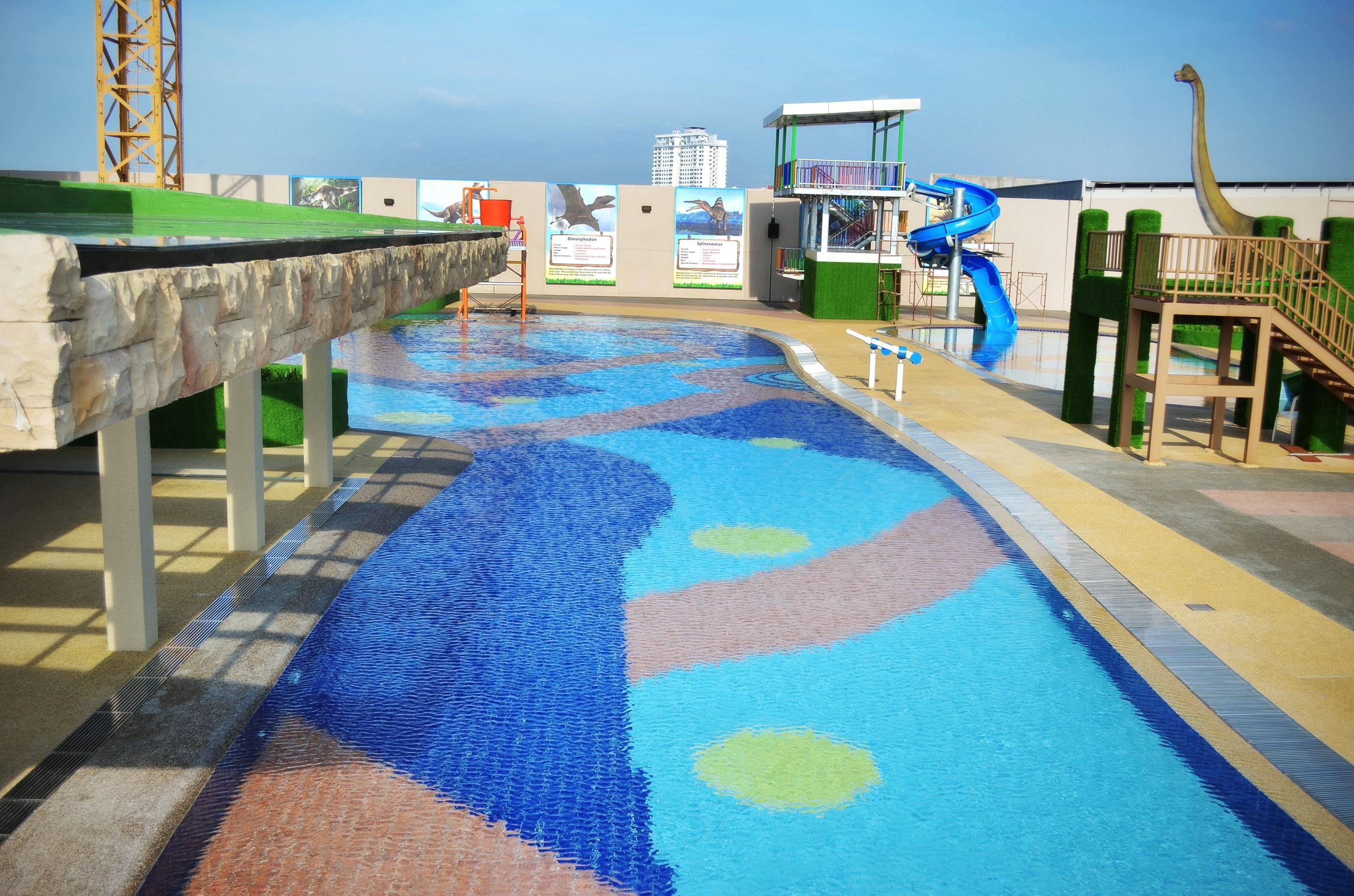 Ksl Hotel & Resort Johor Bahru Eksteriør billede The park's swimming pool
