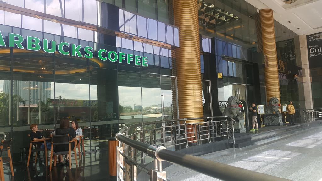 Ksl Hotel & Resort Johor Bahru Eksteriør billede Starbucks Coffee in Bangkok