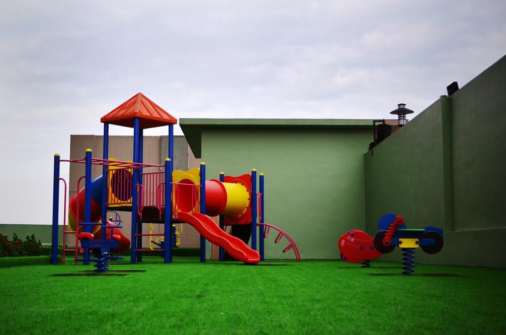 Ksl Hotel & Resort Johor Bahru Eksteriør billede A playground in the park
